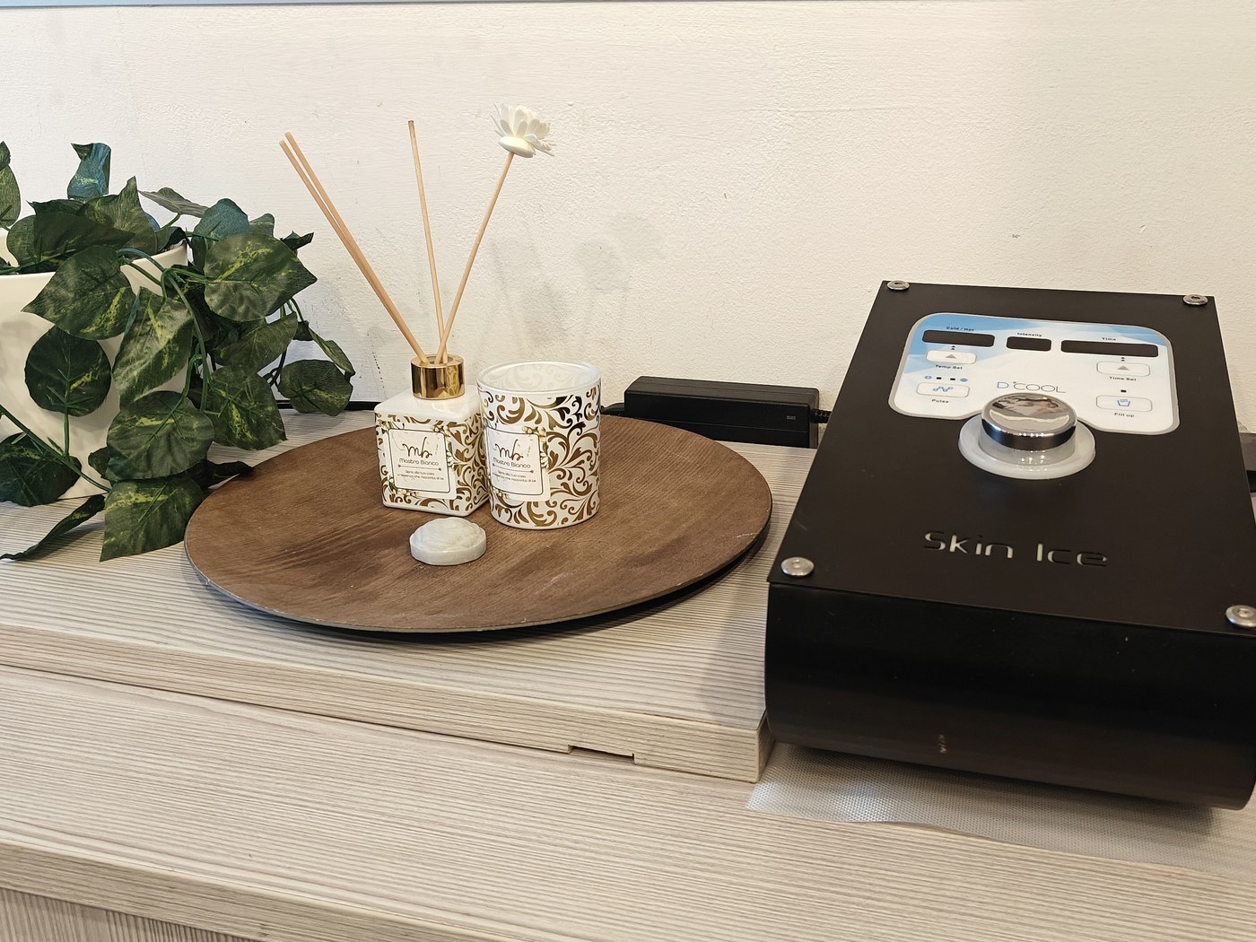 Macchinario Skin Ice per trattamento viso e corpo antiage